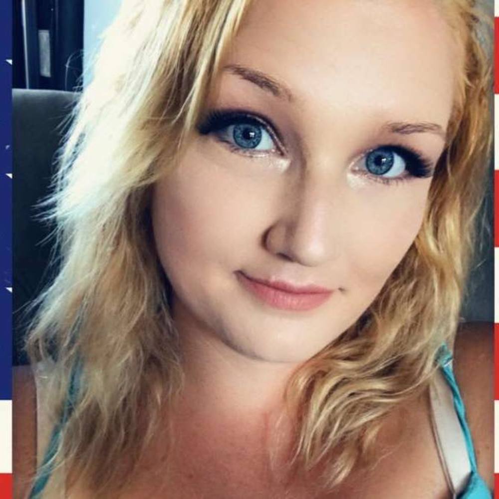 Meet your Posher, Alexia